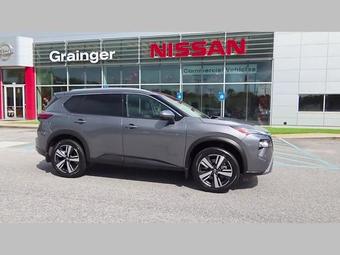 Used 2025 Nissan Rogue SL w/ Tech Package FWD image 37