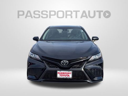 Certified 2022 Toyota Camry SE image 11