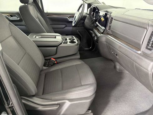 Used 2025 Chevrolet Silverado 1500 LT RWD image 11