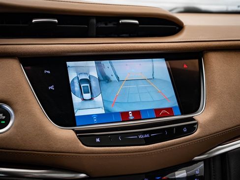 Used 2018 Cadillac XT5 Platinum w/ Driver Assist Package image 35