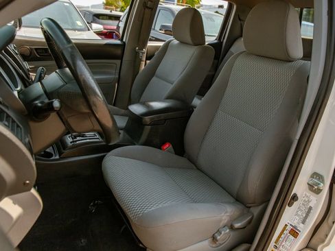 Used 2014 Toyota Tacoma PreRunner w/ Convenience Package RWD image 13