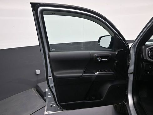 Used 2023 Toyota Tacoma TRD Off-Road AWD/4WD image 12