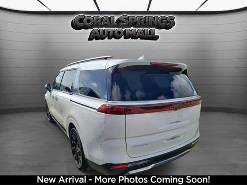 Used 2024 Kia Carnival SX FWD image 3