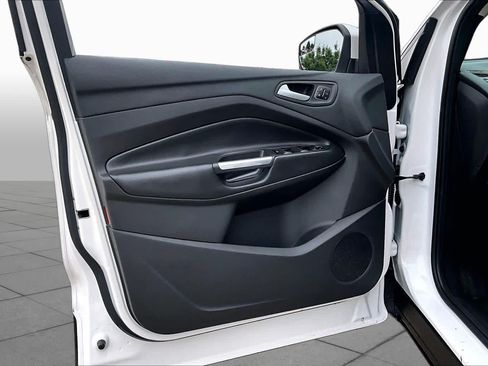 Used 2018 Ford Escape Titanium FWD image 21