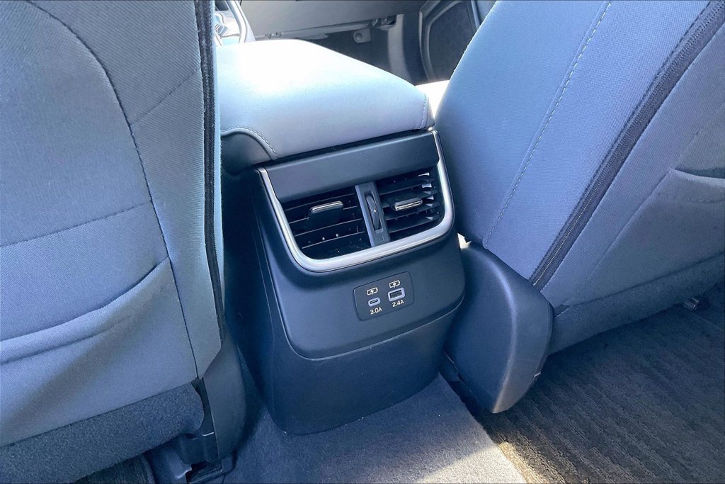 Used 2025 Subaru Outback Premium AWD/4WD image 11