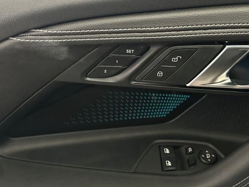 Used 2024 BMW 230i Coupe w/ Convenience Package image 15