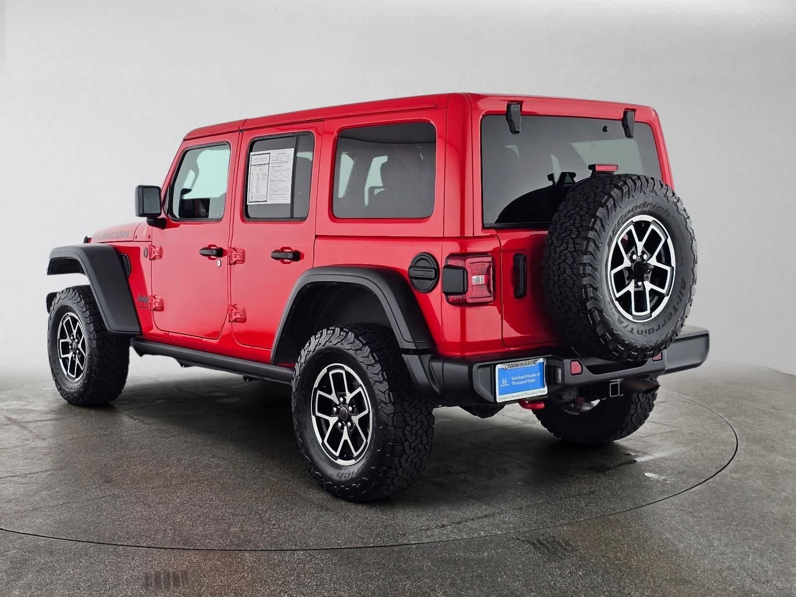 Used 2025 Jeep Wrangler Unlimited Rubicon AWD/4WD image 5