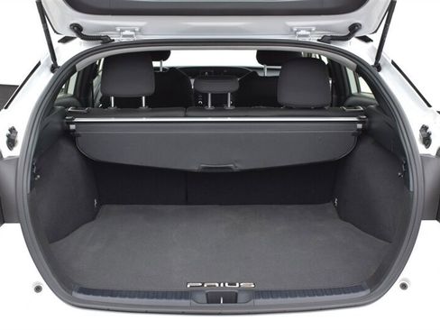 Used 2022 Toyota Prius LE FWD image 28