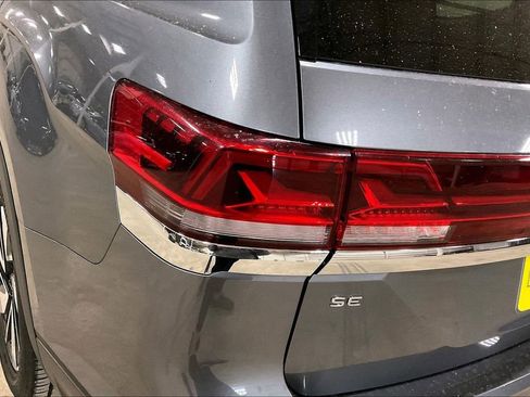 Used 2024 Volkswagen Atlas SE FWD image 28