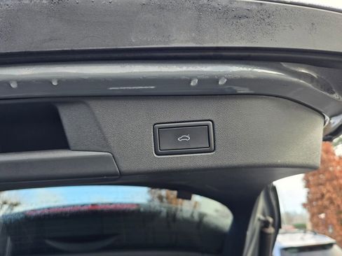 Used 2023 Volkswagen ID.4 Pro S image 9