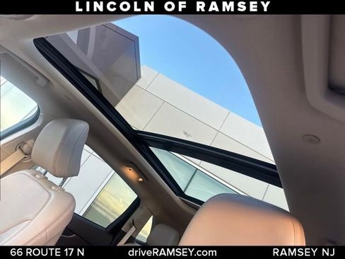 Used 2022 Lincoln Nautilus Reserve image 15