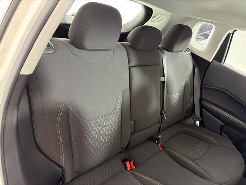 Used 2021 Jeep Compass Sport image 23