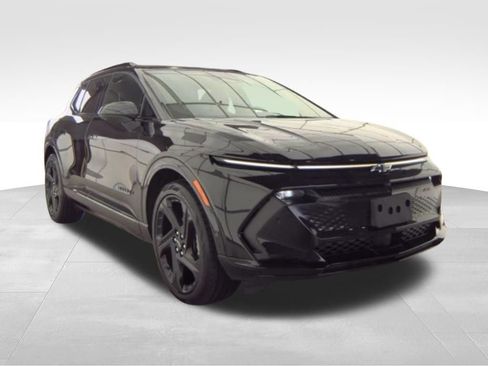 Used 2024 Chevrolet Equinox EV RS image 3