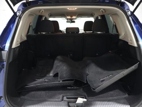 Used 2022 Nissan Rogue SV image 19