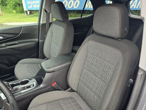Used 2024 Chevrolet Equinox LT FWD image 13