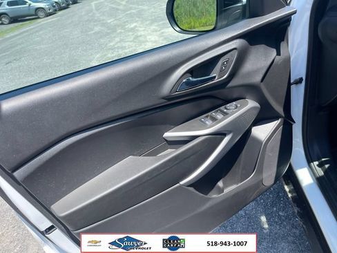 Certified 2024 Chevrolet Trax RS FWD image 11