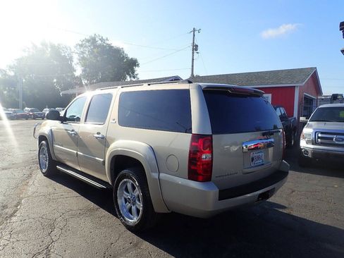 Used 2008 Chevrolet Suburban LT AWD/4WD image 4