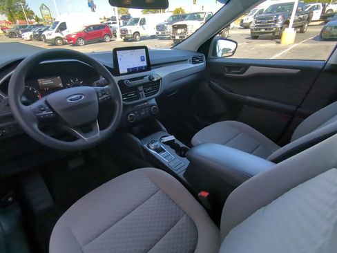 Used 2022 Ford Escape SE image 15