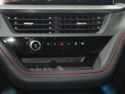 Used 2025 Ford Explorer ST w/ Sun And Sound Package AWD/4WD image 25