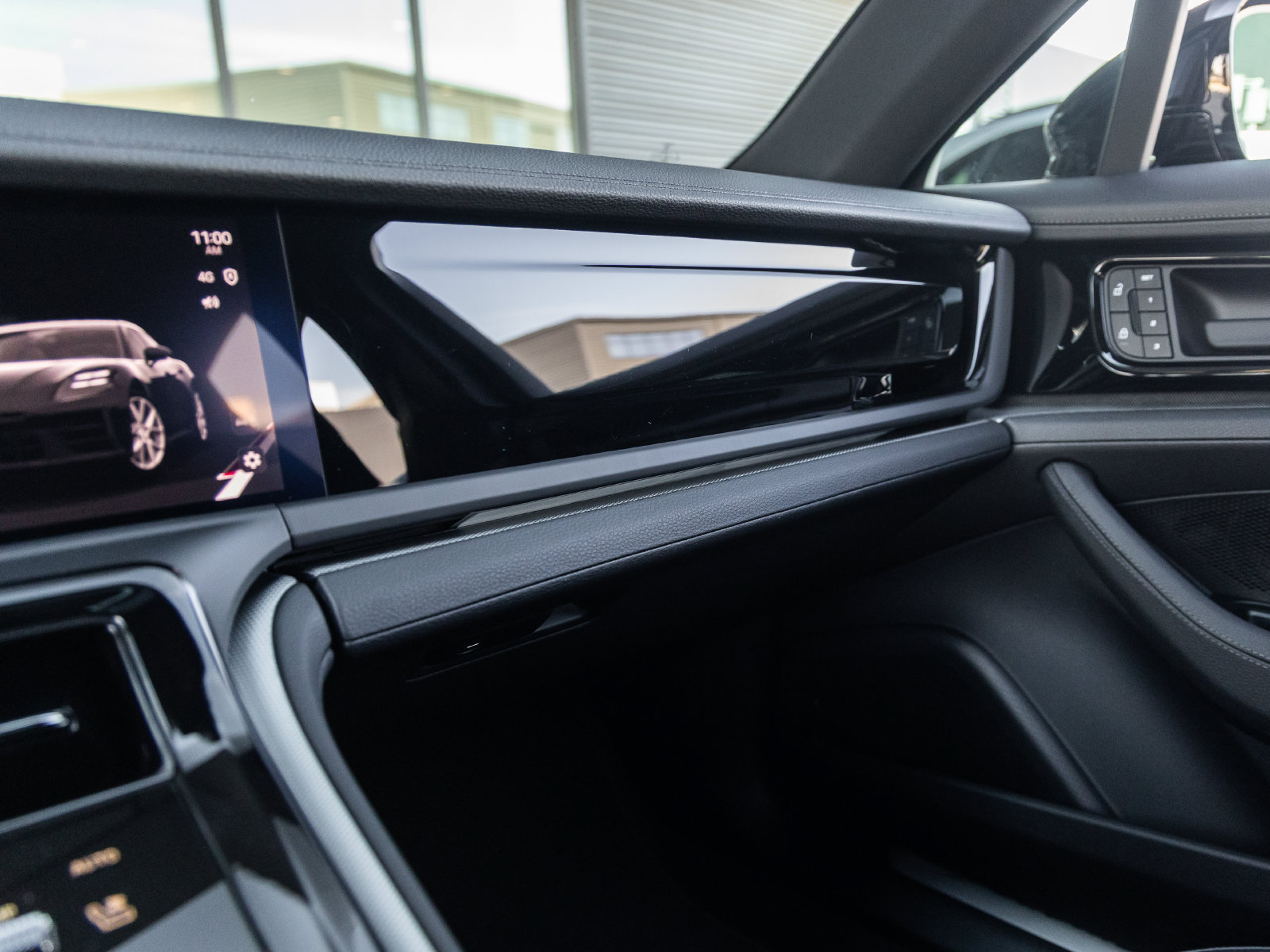 Certified 2026 Porsche Panamera 4 AWD/4WD image 28