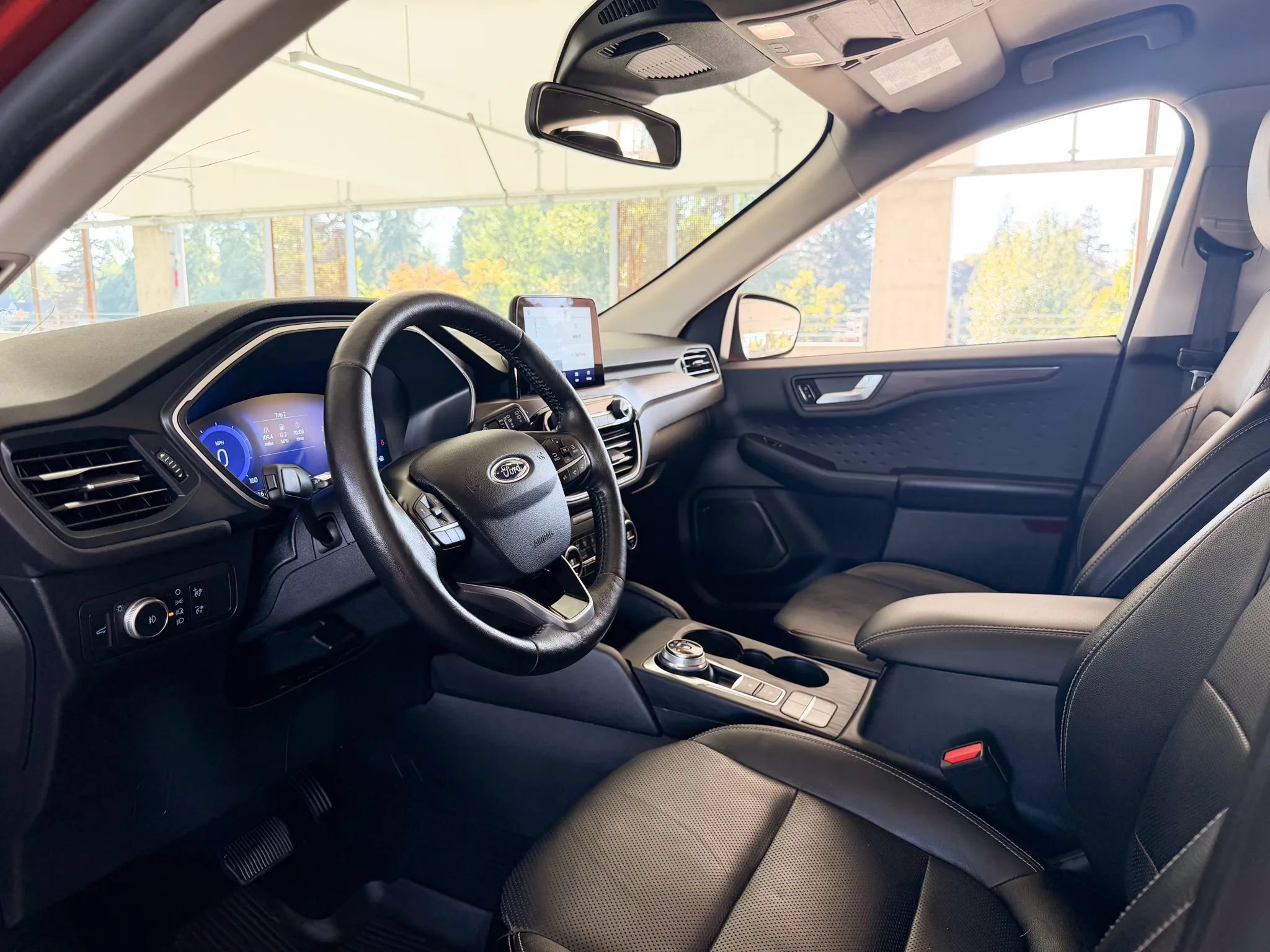 Used 2020 Ford Escape Titanium AWD/4WD image 16