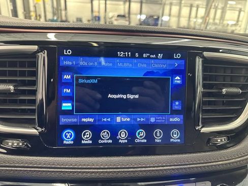 Used 2017 Chrysler Pacifica Limited FWD image 43