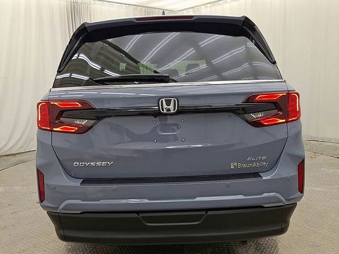 Used 2026 Honda Odyssey Elite image 2