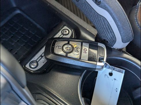 Used 2024 Ford Bronco Outer Banks AWD/4WD image 34