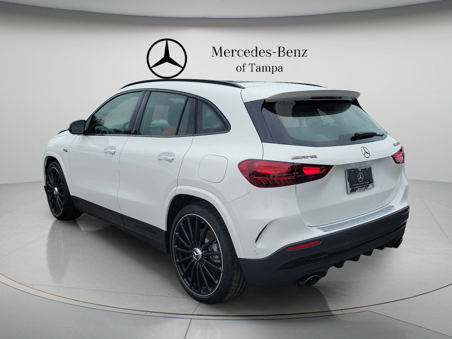 New 2026 Mercedes-Benz GLA 35 AMG 4MATIC image 2