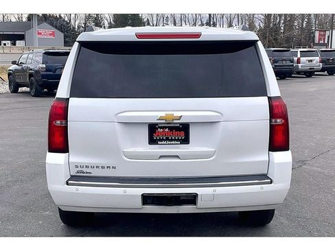 Used 2016 Chevrolet Suburban LTZ image 4