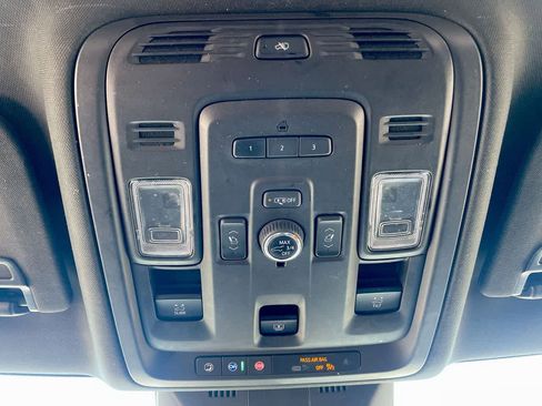 Used 2021 Cadillac Escalade ESV Premium Luxury w/ Performance Package image 36