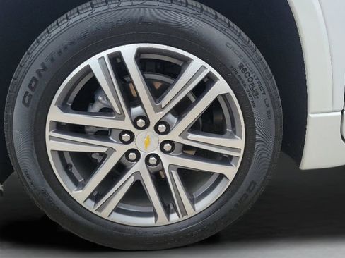Used 2023 Chevrolet Traverse High Country AWD/4WD image 18