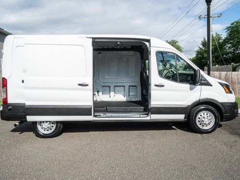Used 2024 Ford Transit 250 148 Medium Roof Extended AWD image 4