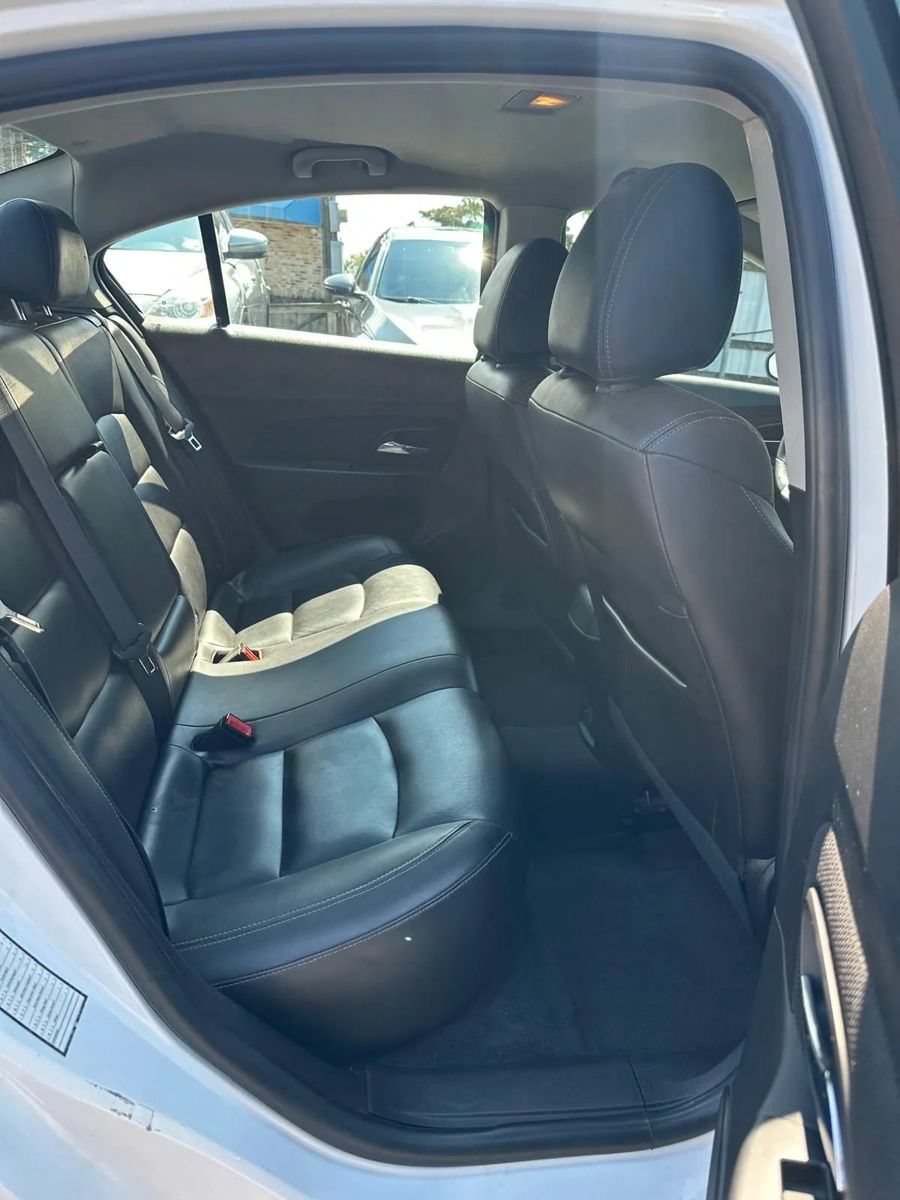 Used 2016 Chevrolet Cruze LT w/ RS Package FWD image 12