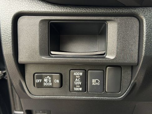 Used 2019 Toyota Tacoma TRD Sport w/ Technology Package AWD/4WD image 32