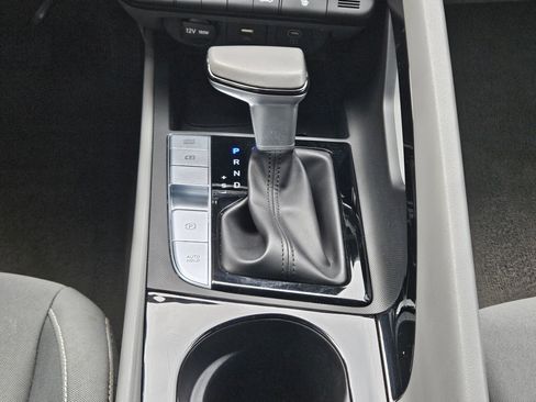 Used 2025 Hyundai Elantra SEL image 13