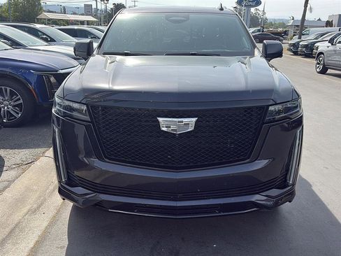 Used 2024 Cadillac Escalade Sport w/ LPO, ONYX Package AWD/4WD image 5