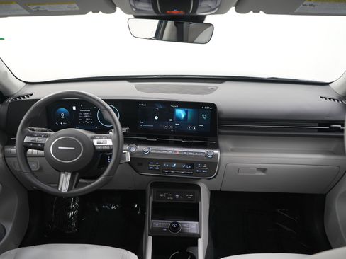 Used 2025 Hyundai Kona SEL AWD/4WD image 13