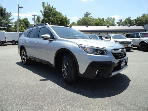 Used 2022 Subaru Outback Limited AWD/4WD image 3