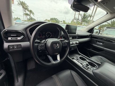Used 2025 Honda Pilot Touring image 18