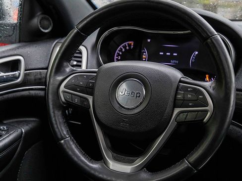 Used 2022 Jeep Grand Cherokee Limited image 9