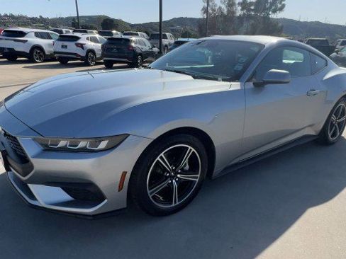 Used 2024 Ford Mustang Premium image 4