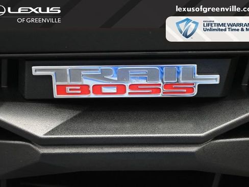 Used 2025 Chevrolet Colorado Trail Boss AWD/4WD image 35