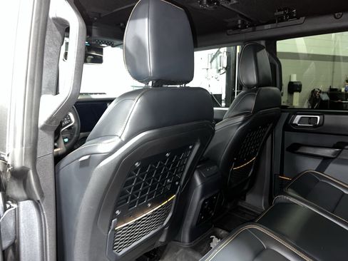 Used 2024 Ford Bronco Badlands image 36