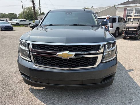 Used 2020 Chevrolet Suburban LT RWD image 3