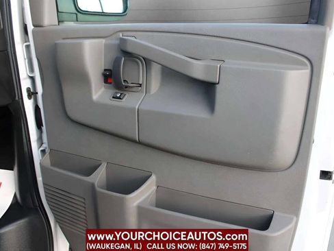 Used 2021 GMC Savana 2500 w/ Driver Convenience Package image 9