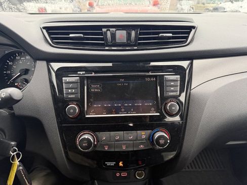 Used 2021 Nissan Rogue Sport S image 13