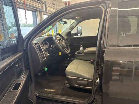 Used 2018 RAM 2500 Tradesman w/ Chrome Appearance Group AWD/4WD image 5