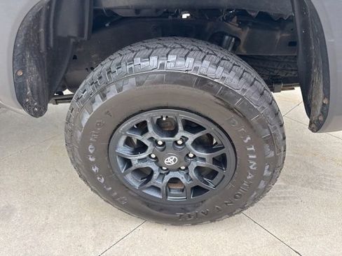 Used 2019 Toyota Tacoma SR w/ SX Package AWD/4WD image 11