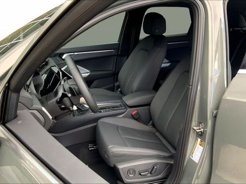 New 2025 Audi Q3 2.0T Premium image 8